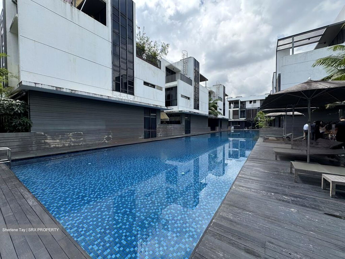 Sunrise Avenue (D28), Terrace #484923431